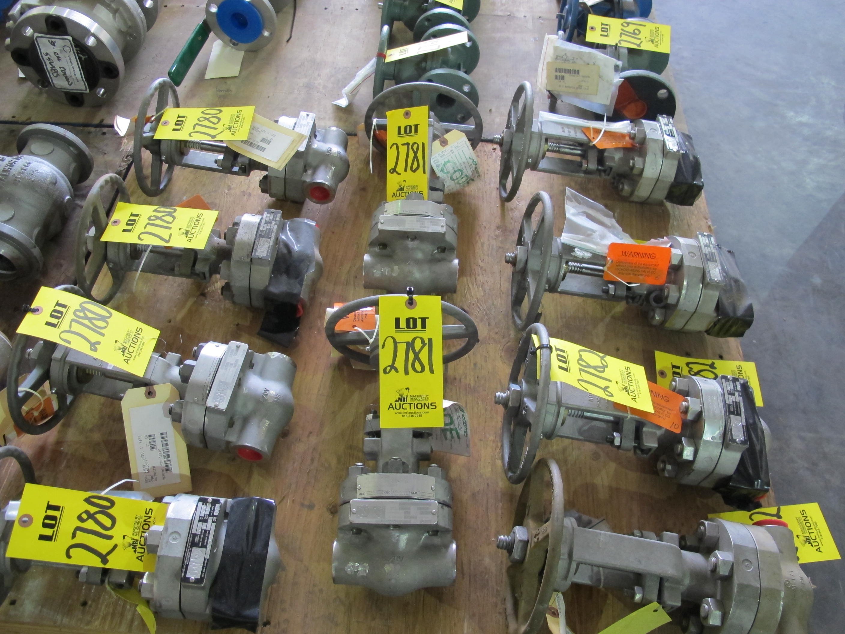 LOT (2) VALVES, GATE TYPE, 1" SIZE, 2735 PSI RATING, SA-351 GRADE CF8M MATERIAL, SOCKET WELD CONNECTIONS, BOLTED BONNET STYLE. COCR BACKSEAT, DOUBLE DISC, PART # 1"-1878-GATE (W-51) LOADING & HANDLING FEE $15-